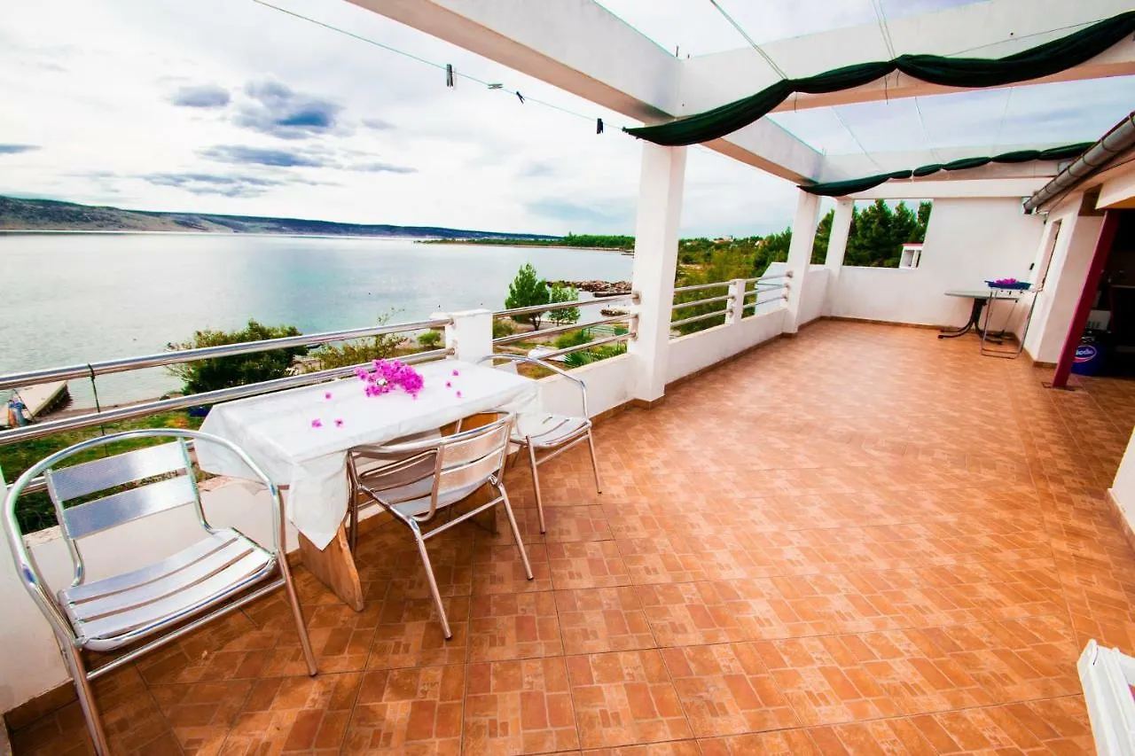 Apartments Maestral- On The Beach Seline